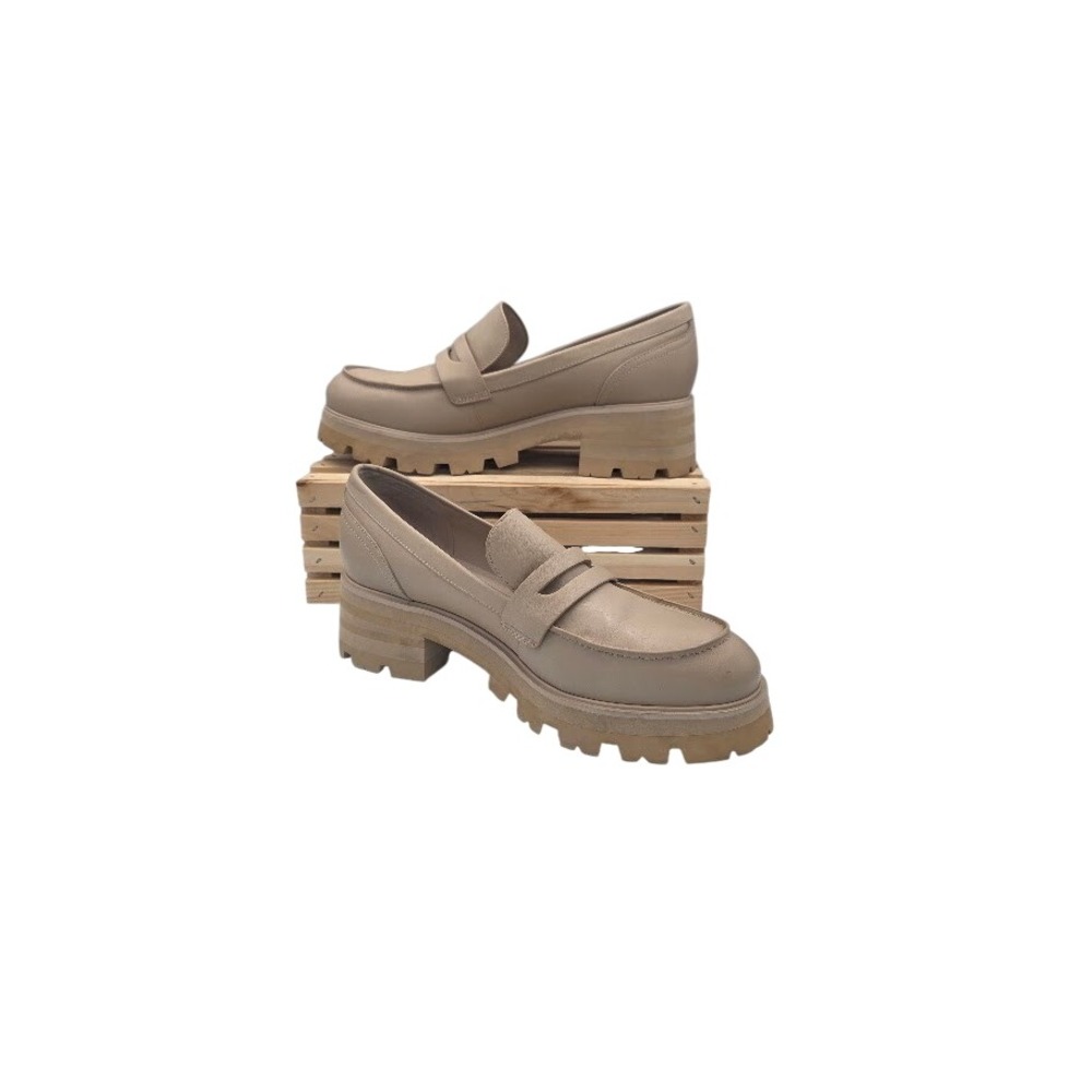 Marc Fisher Milatika Loafers Women Tan Leather Lug Sole Platform Chunky 11M